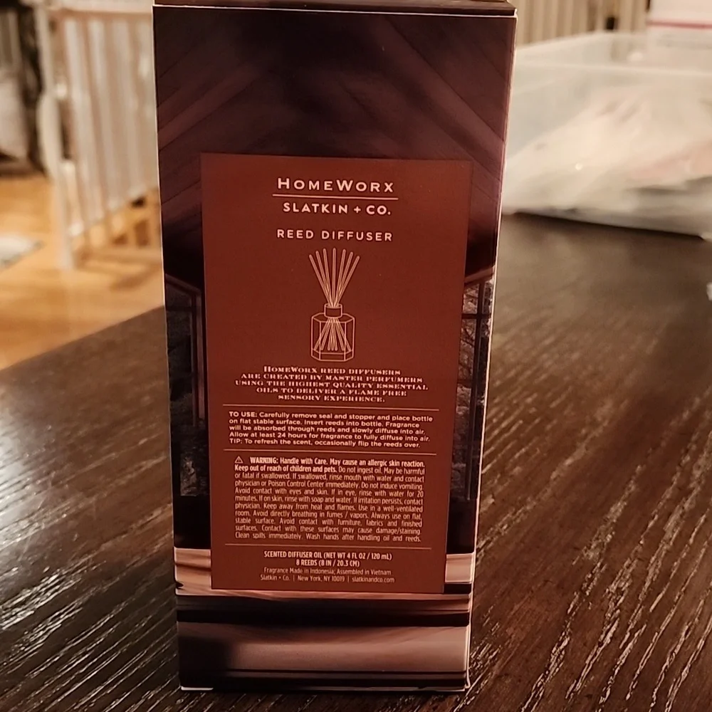 NIB HomeWorx Slatkin & Co. Namaste Woods Reed Diffuser - Brown/Gold